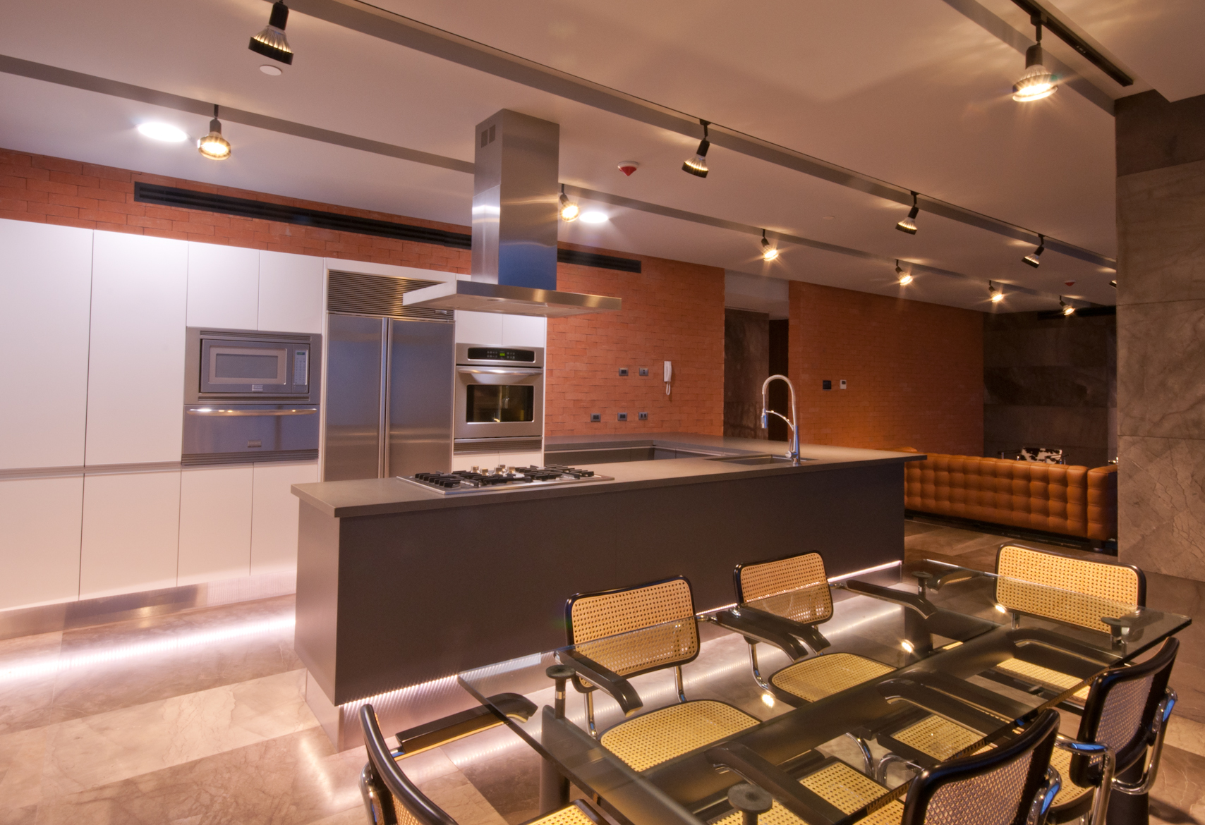 Victor Martinez Arcangeles P15 Low-Res-07